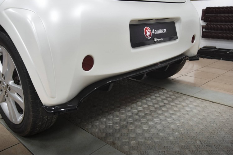Πίσω Splitter (με κάθετες ράβδους) Toyota IQ