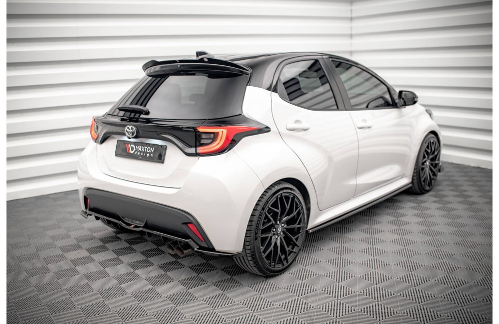 Rear Splitter (with vertical bars) V.2 Toyota Yaris Mk4
