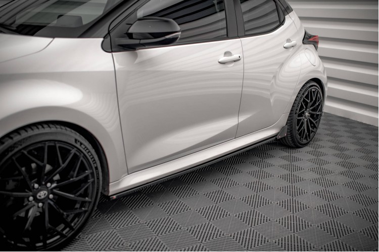 Side Skirts Diffusers V.1 + Flaps Toyota Yaris Mk4