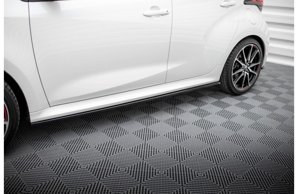 Side Skirts Diffusers V.2 Toyota Yaris Mk4 Side Skirts Diffusers V.2 Toyota Yaris Mk4
