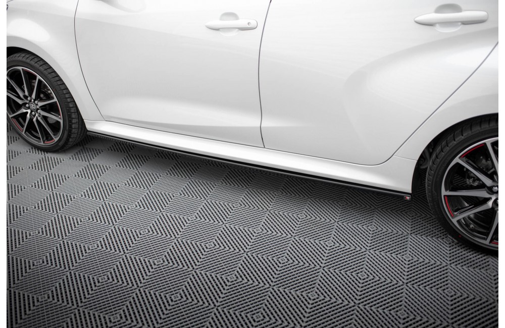 Side Skirts Diffusers V.2 Toyota Yaris Mk4 Side Skirts Diffusers V.2 Toyota Yaris Mk4