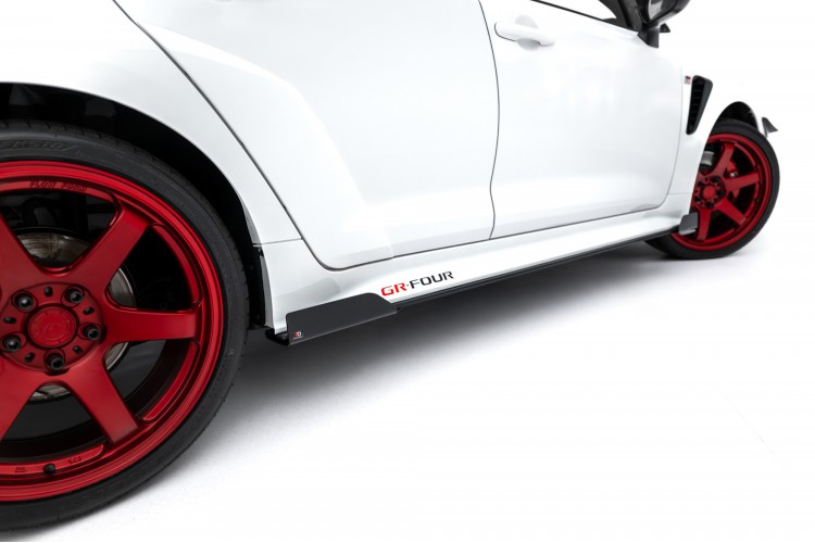 Πλευρικές Flaps Toyota GR Corolla Mk12