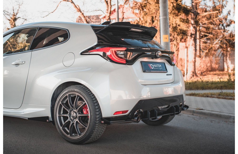 Street Pro Rear Side Splitters + Flaps Toyota GR Yaris Mk4 - Black + Gloss Flaps
