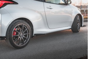 Street Pro Side Skirts Diffusers + Flaps Toyota GR Yaris Mk4 - Black + Gloss Flaps Street Pro Side Skirts Diffusers + Flaps Toyota GR Yaris Mk4 - Black + Gloss Flaps