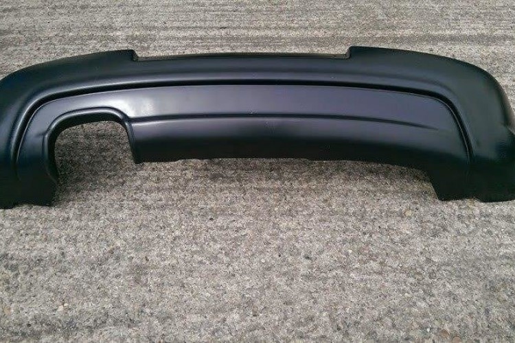 ΠΙΣΩ VALANCE VW GOLF V GTI EDITION 30 (με 1 τρύπα εξάτμισης, για εξάτμιση GTI)