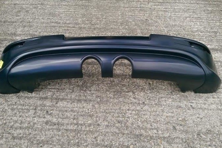 ΠΙΣΩ VALANCE VW GOLF V R32 (με 2 οπές εξάτμισης, για εξάτμιση R32)