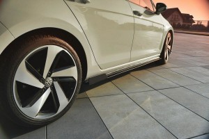 VW GOLF VII GTI (FACELIFT) - RACING SIDE SKIRTS DIFFUSERS VW GOLF VII GTI (FACELIFT) - RACING SIDE SKIRTS DIFFUSERS