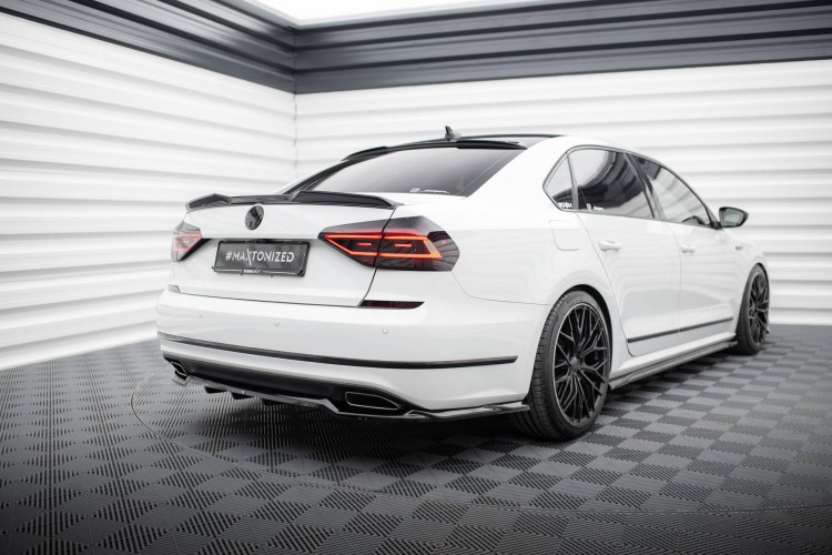 Πίσω splitter (με κατακόρυφες ράβδους) Volkswagen Passat GT B8 facelift USA