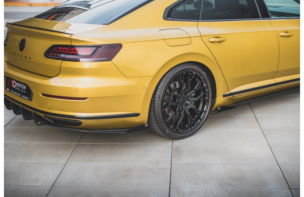 Street Pro Rear Valance + Flaps Volkswagen Arteon R-Line - Black + Gloss Flaps Street Pro Rear Valance + Flaps Volkswagen Arteon R-Line - Black + Gloss Flaps