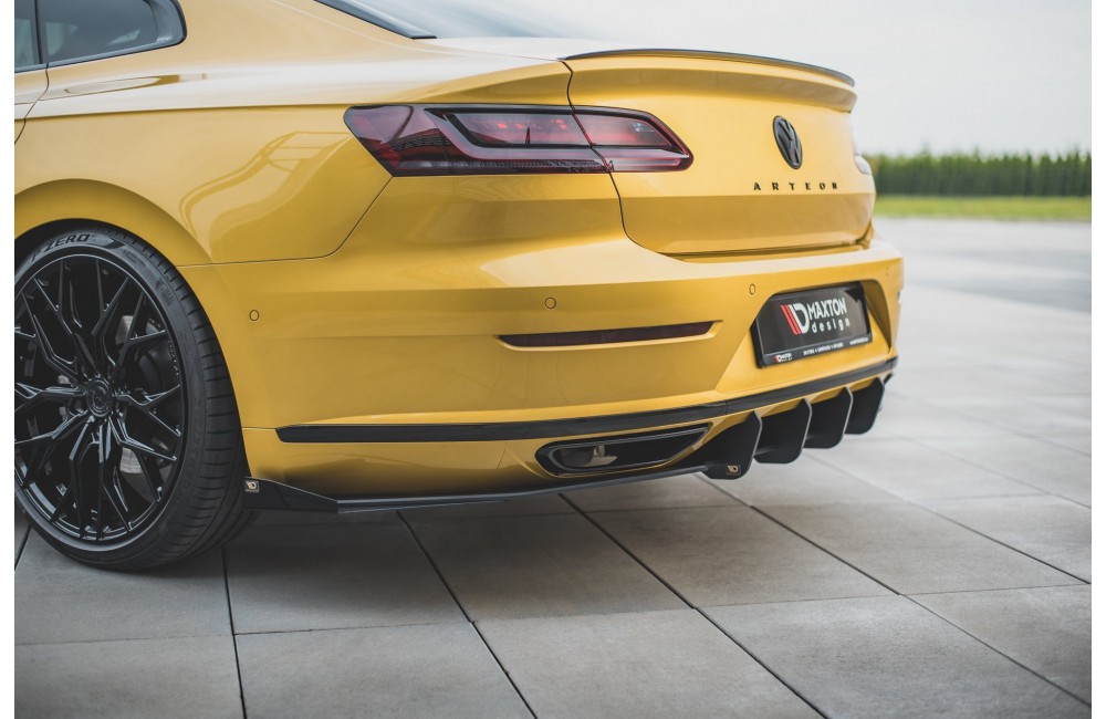 Street Pro Rear Valance + Flaps Volkswagen Arteon R-Line - Black + Gloss Flaps Street Pro Rear Valance + Flaps Volkswagen Arteon R-Line - Black + Gloss Flaps